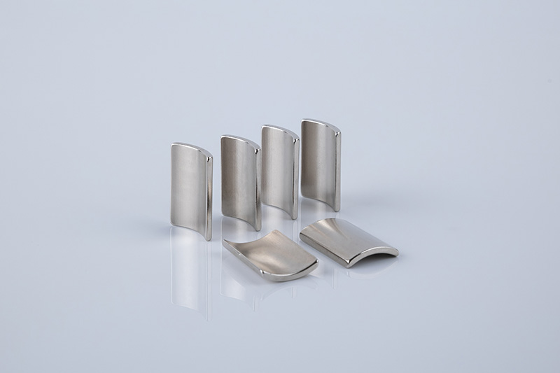 Segment Magnet